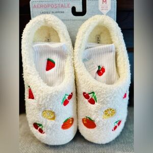 Aeropostale Fruit Slippers & Socks Set NWT | Size M (7/8)